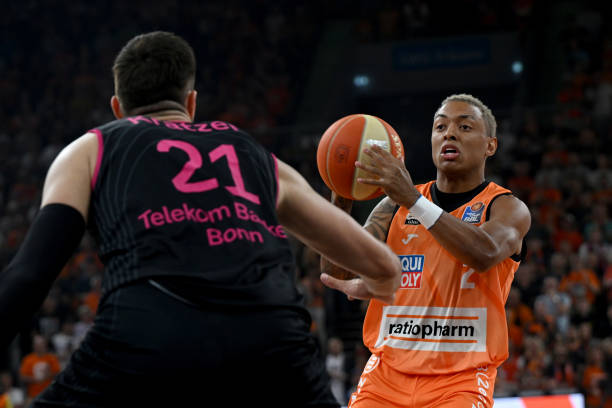 们的信任与 们的信任与