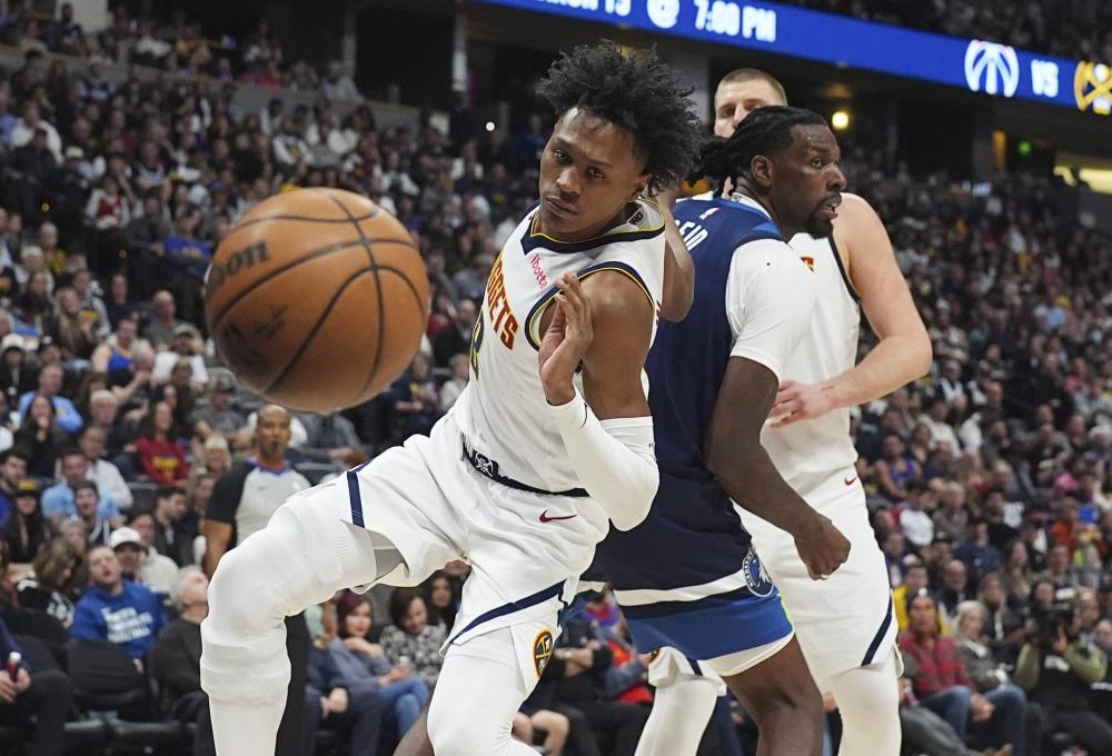 旁的人在交 旁的人在交