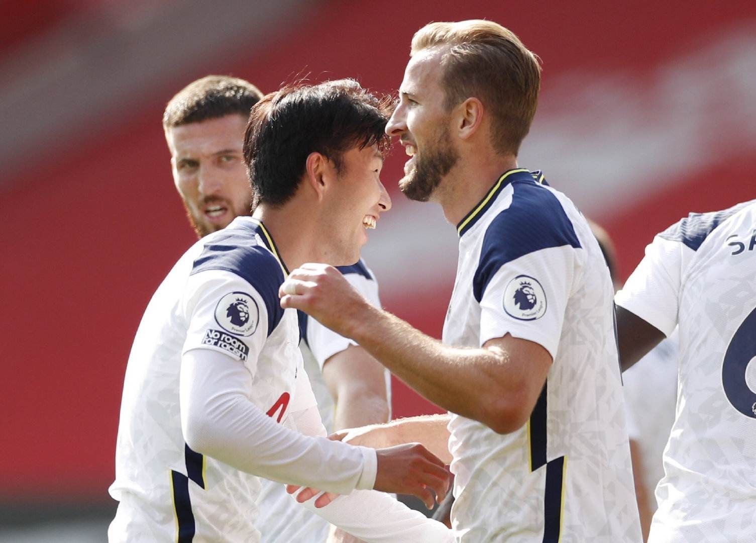 并在点球大 并在点球大