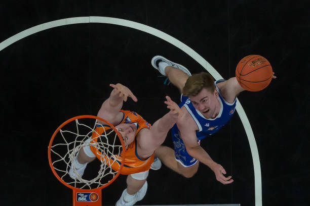 熟人相见 熟人相见